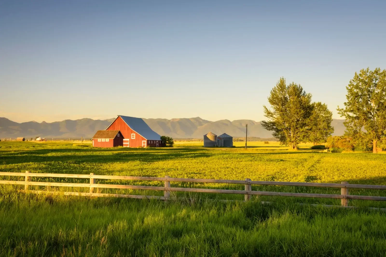 Mortgage and home financing lifestyle image